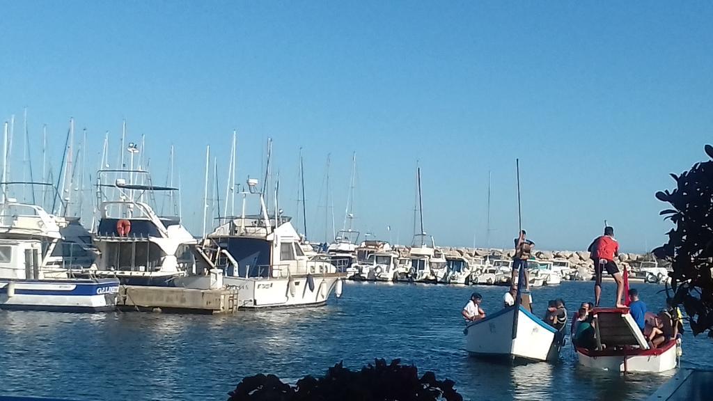 La Mediterranee Hotell Fos-sur-Mer Exteriör bild